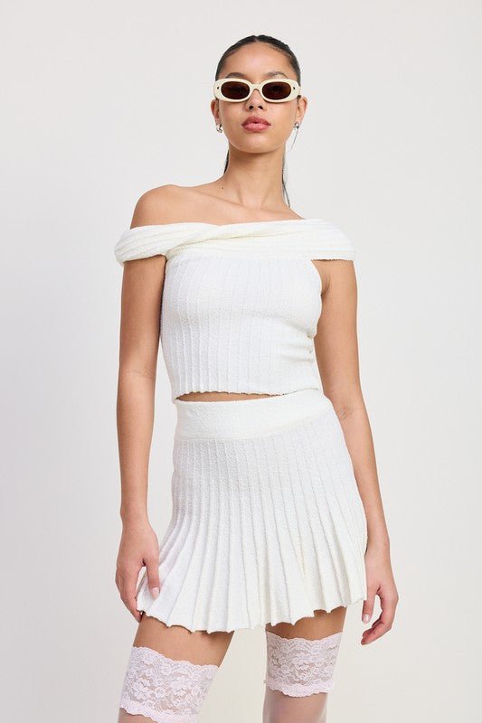 OFF THE SHOULDER KNIT TOP - KOKOTETE