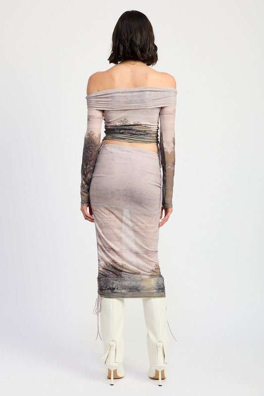 PRINTED OFF SHOUDER RUCHED TOP - KOKOTETE