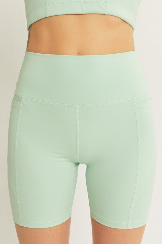 Activewear Leggings Shorts Seam Detail - KOKOTETE