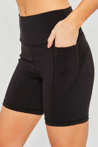 Activewear Leggings Shorts Seam Detail - KOKOTETE