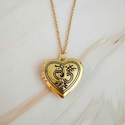 Nostalgic Heart Initial Open Locket Necklace - KOKOTETE