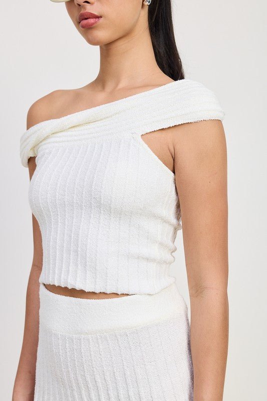 OFF THE SHOULDER KNIT TOP - KOKOTETE